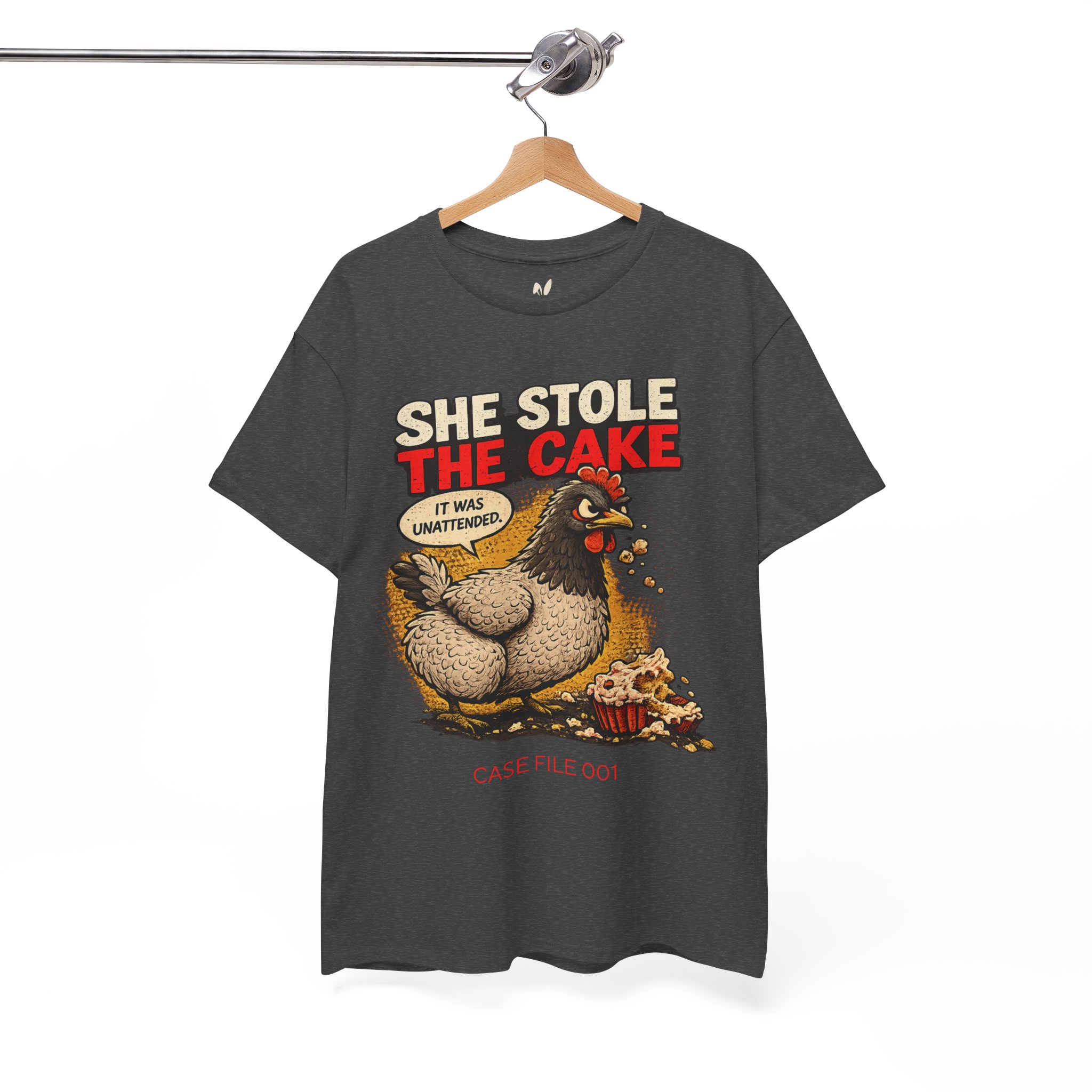She Stole the Cake - T-shirt
